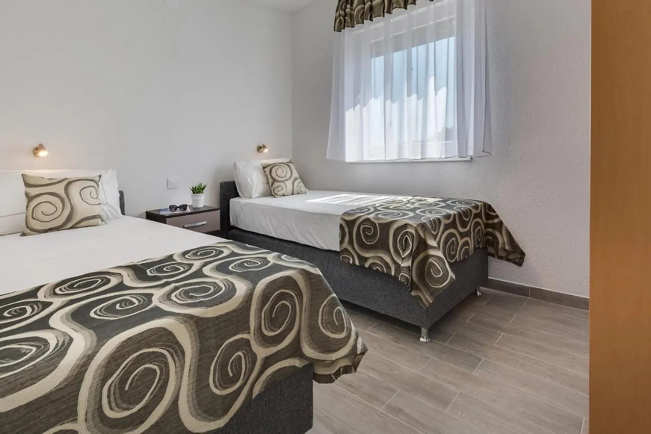 Apartmani Kastelina Vir Apartament