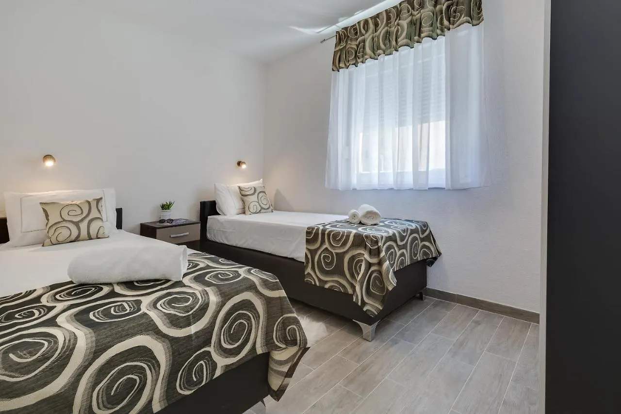 Apartmani Kastelina Vir