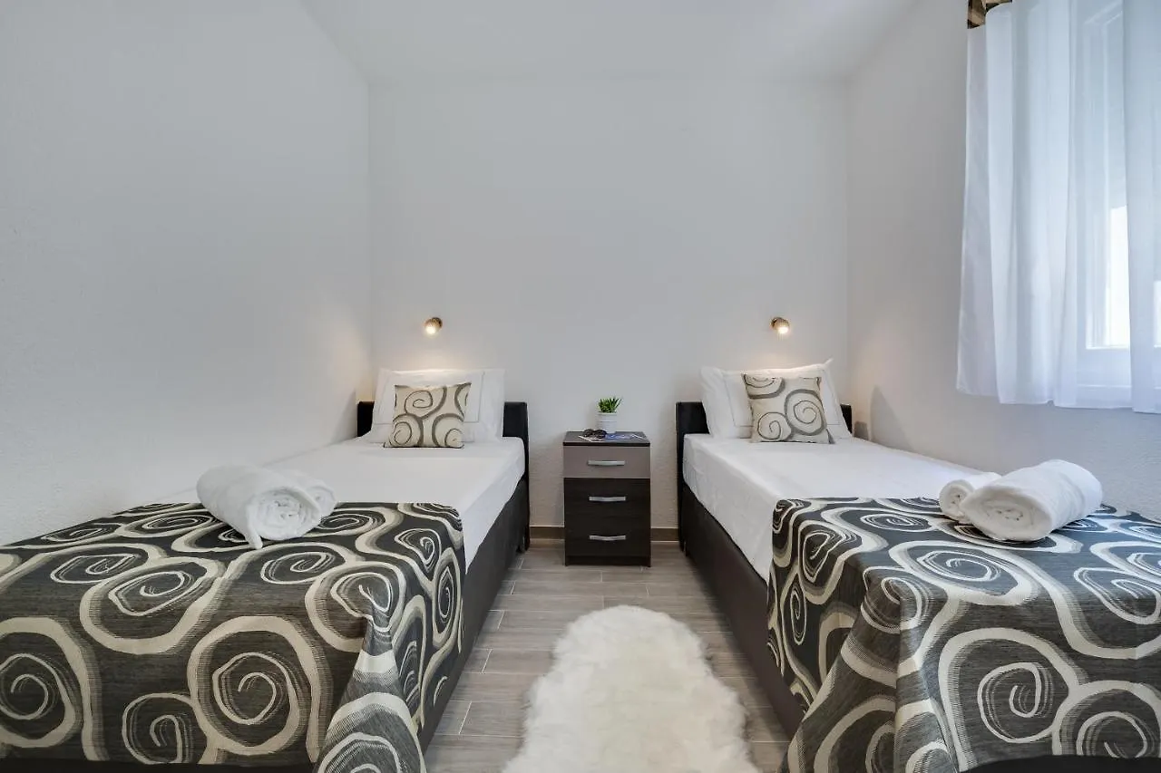 Appartamento Apartmani Kastelina Vir Croazia