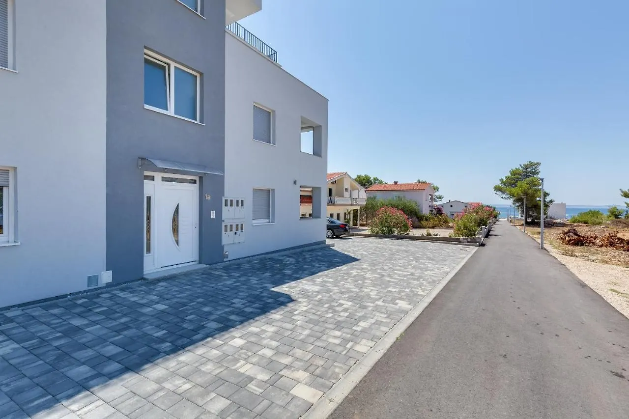 Apartmani Kastelina Vir