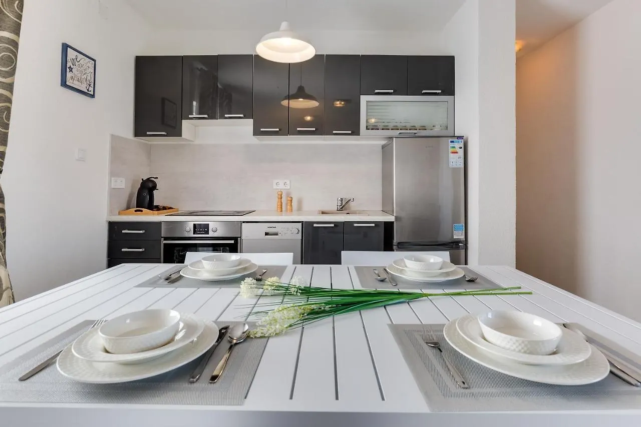 Apartmani Kastelina Vir Appartamento