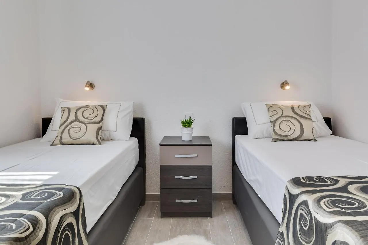 Appartamento Apartmani Kastelina Vir